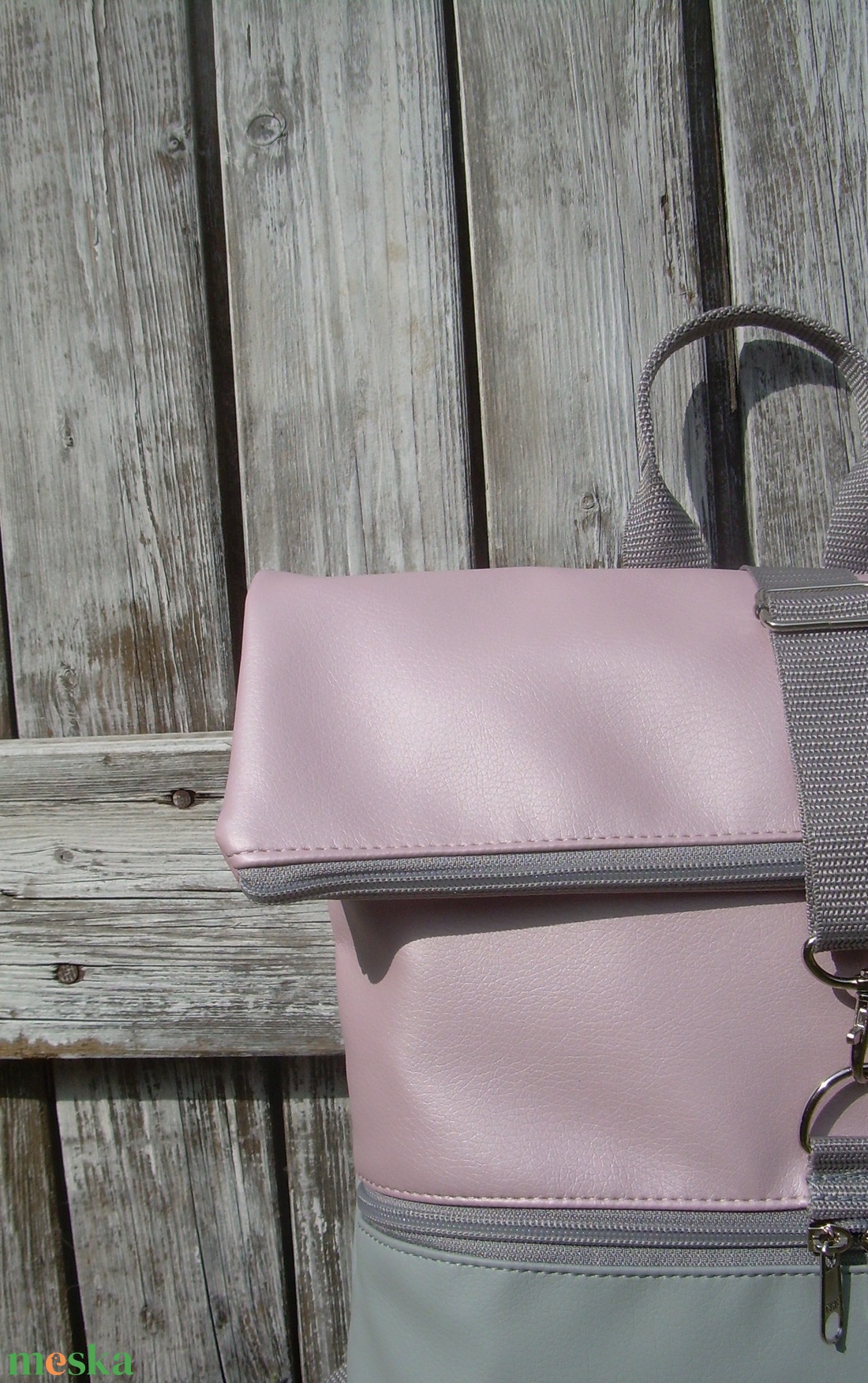 ROLL TOP CITY BAG : Púder gyöngyház rózsaszín szürkével - táska & tok - hátizsák - roll top hátizsák - Meska.hu ROLL TOP CITY BAG : Púder gyöngyház rózsaszín szürkével - táska & tok - hátizsák - roll top hátizsák - Meska.hu