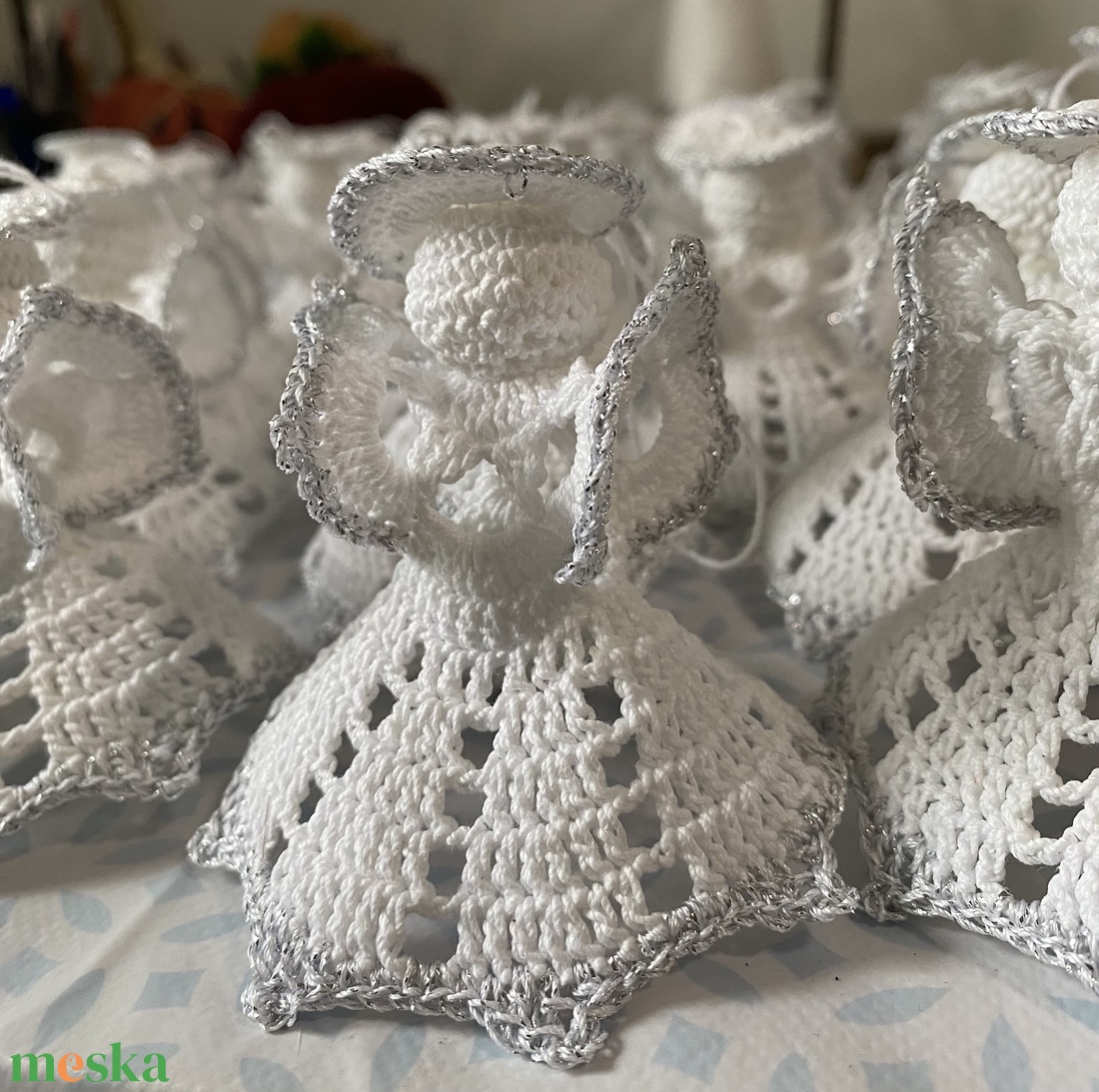Horgolt angyalka dísz  fehér, pamutból - karácsony - karácsonyi lakásdekoráció - karácsonyfadíszek - Meska.hu