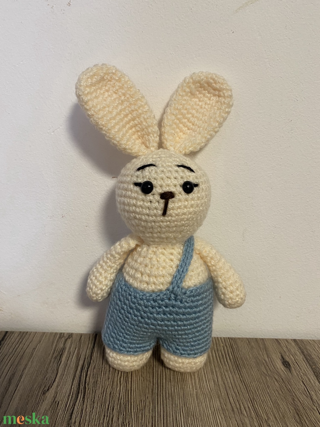 Nyuszi kantárnadrágban - játék & sport - plüssállat & játékfigura - nyuszi - Meska.hu