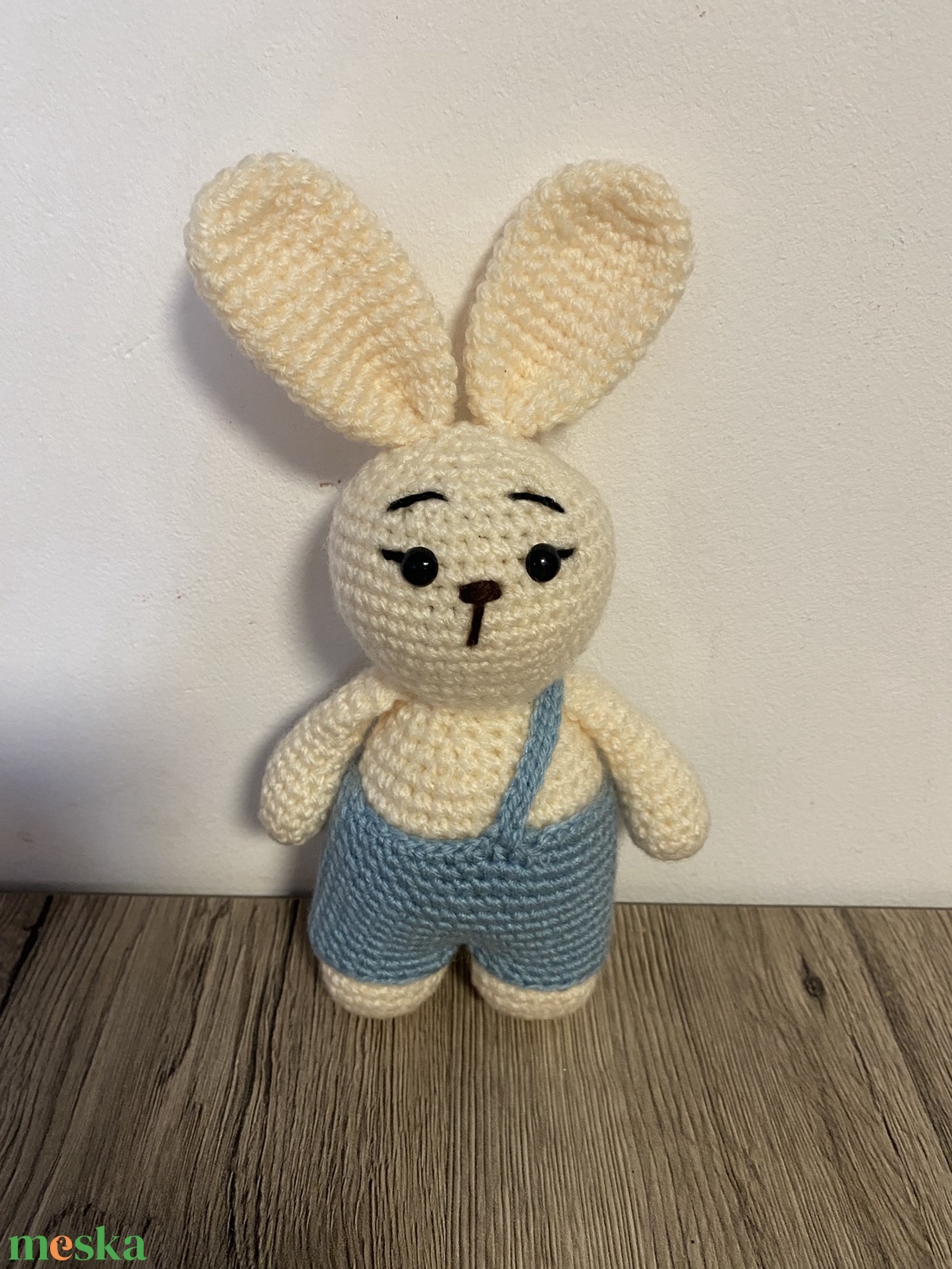 Nyuszi kantárnadrágban - játék & sport - plüssállat & játékfigura - nyuszi - Meska.hu