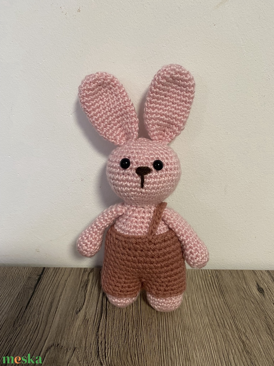 Nyuszi kantárnadrágban - játék & sport - plüssállat & játékfigura - nyuszi - Meska.hu