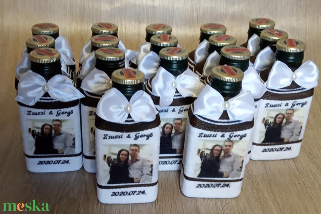 Köszönőajándék zsinórozott 5 cl-es díszüveg a vendégeknek - esküvő - emlék & ajándék - köszönőajándék - Meska.hu Köszönőajándék zsinórozott 5 cl-es díszüveg a vendégeknek - esküvő - emlék & ajándék - köszönőajándék - Meska.hu