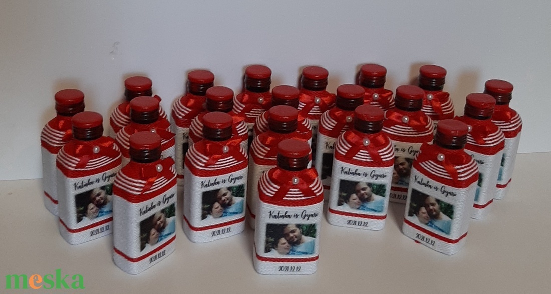 Köszönőajándék zsinórozott 5 cl-es díszüveg a vendégeknek - esküvő - emlék & ajándék - köszönőajándék - Meska.hu Köszönőajándék zsinórozott 5 cl-es díszüveg a vendégeknek - esküvő - emlék & ajándék - köszönőajándék - Meska.hu