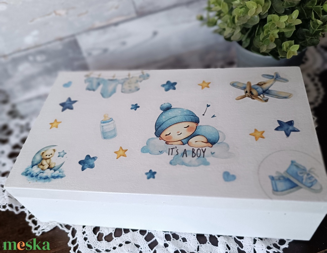 Egyedi babadoboz Kék kisfiú témában - kellékek & szerszámok - fa - doboz - Meska.hu Egyedi babadoboz Kék kisfiú témában - kellékek & szerszámok - fa - doboz - Meska.hu