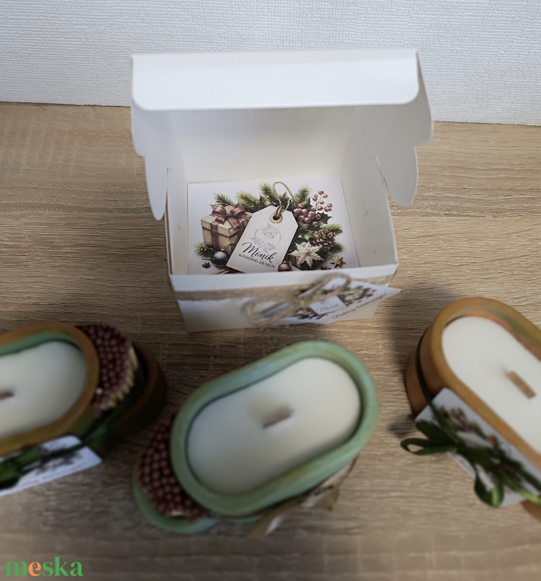 Kézzel öntött vaníliás illatgyertya díszdobozban különleges ajándék karácsonyra, esküvőre vagy cégeknek - karácsony - karácsonyi lakásdekoráció - karácsonyi illatgyertya, mécses - Meska.hu Kézzel öntött vaníliás illatgyertya díszdobozban különleges ajándék karácsonyra, esküvőre vagy cégeknek - karácsony - karácsonyi lakásdekoráció - karácsonyi illatgyertya, mécses - Meska.hu