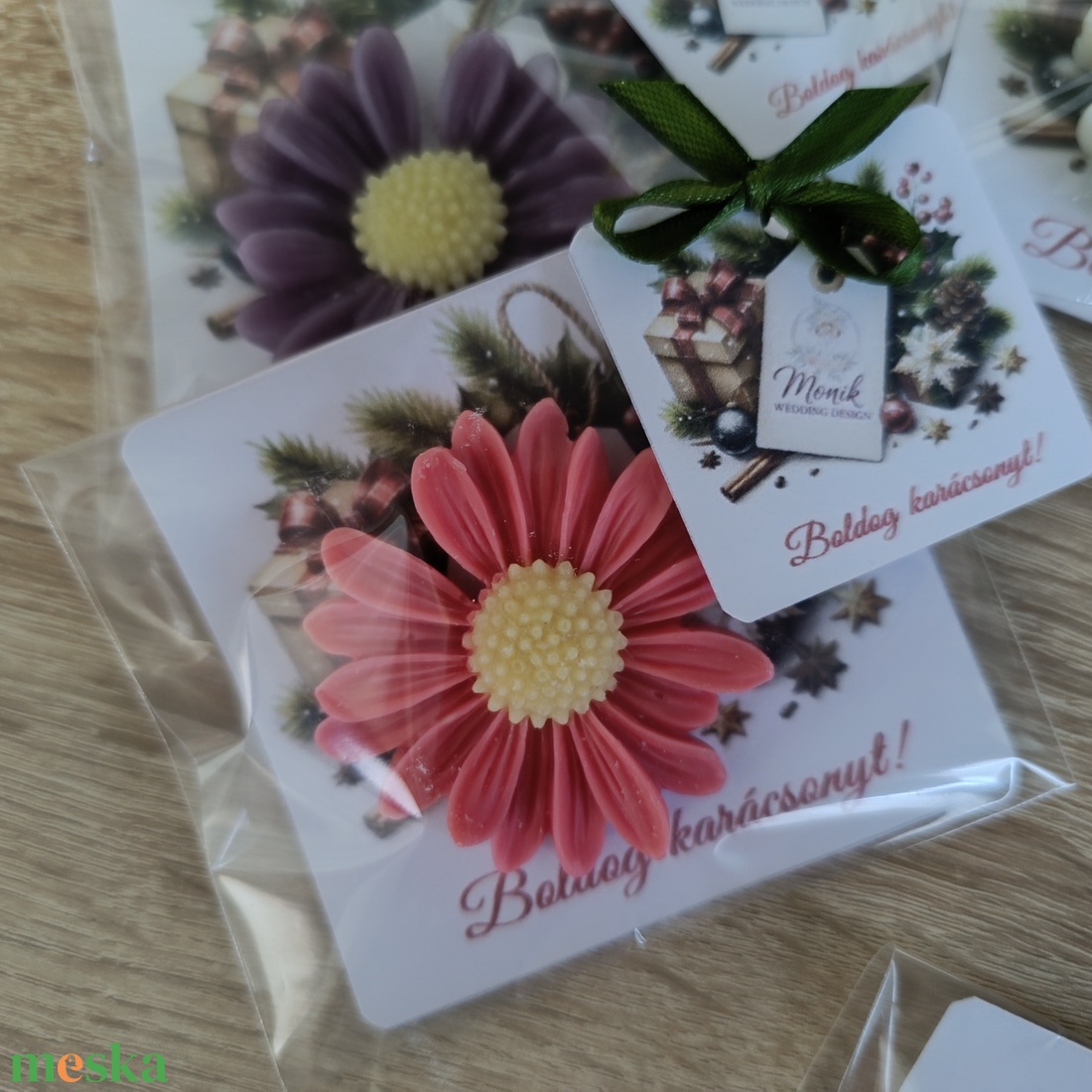 Kézzel öntött virág illatviasz díszcsomagolásban  karácsonyra, köszönőajándéknak vagy bármilyen alkalomra - karácsony - karácsonyi lakásdekoráció - karácsonyi illatgyertya, mécses - Meska.hu