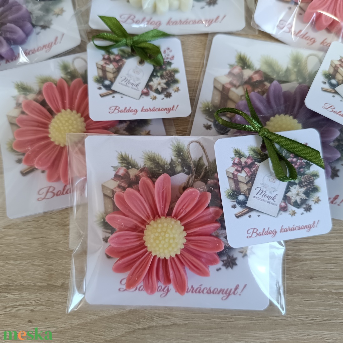 Kézzel öntött virág illatviasz díszcsomagolásban  karácsonyra, köszönőajándéknak vagy bármilyen alkalomra - karácsony - karácsonyi lakásdekoráció - karácsonyi illatgyertya, mécses - Meska.hu