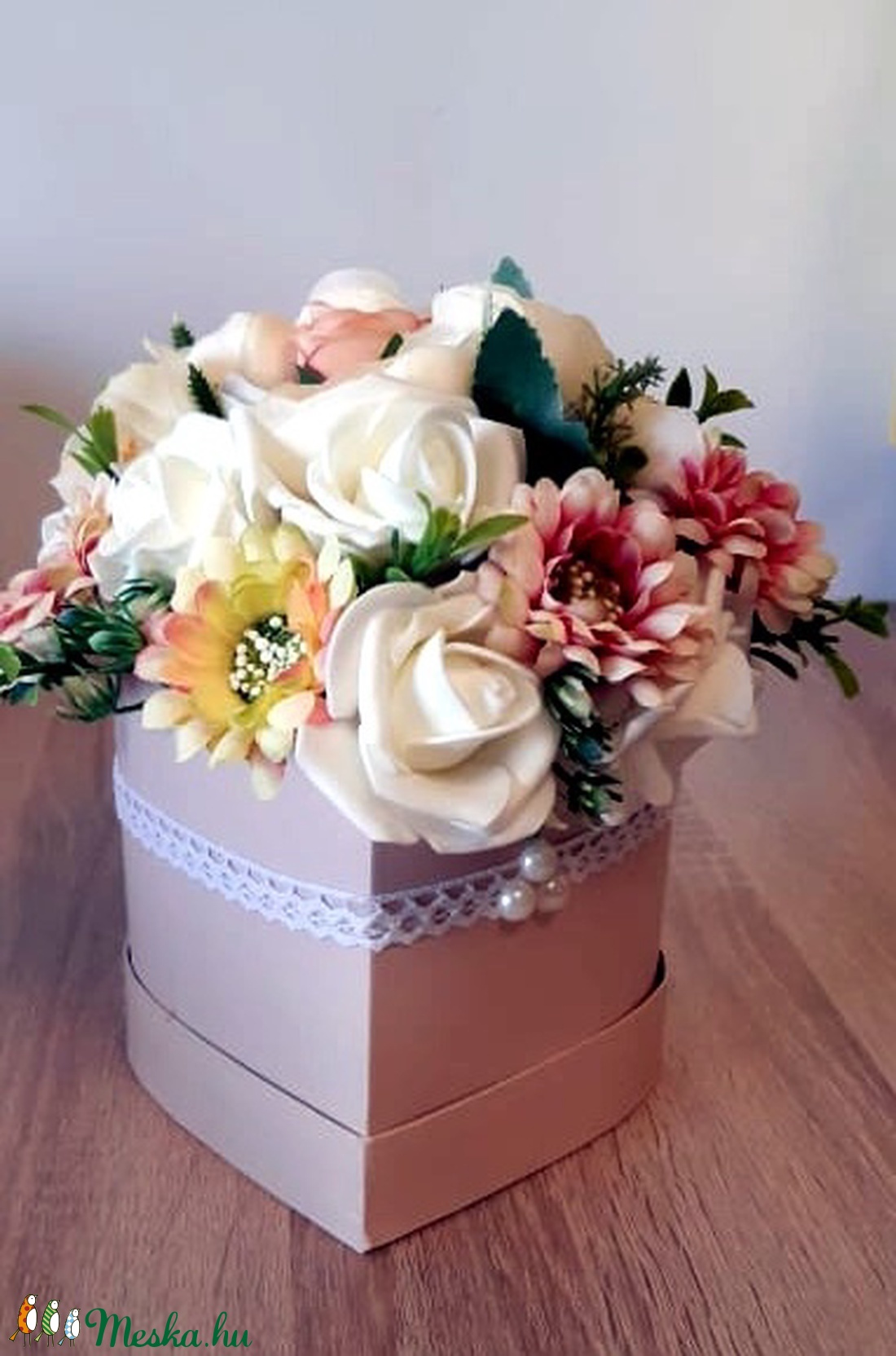Elegáns box virágcsokorral - otthon & lakás - dekoráció - asztaldísz - Meska.hu Elegáns box virágcsokorral - otthon & lakás - dekoráció - asztaldísz - Meska.hu