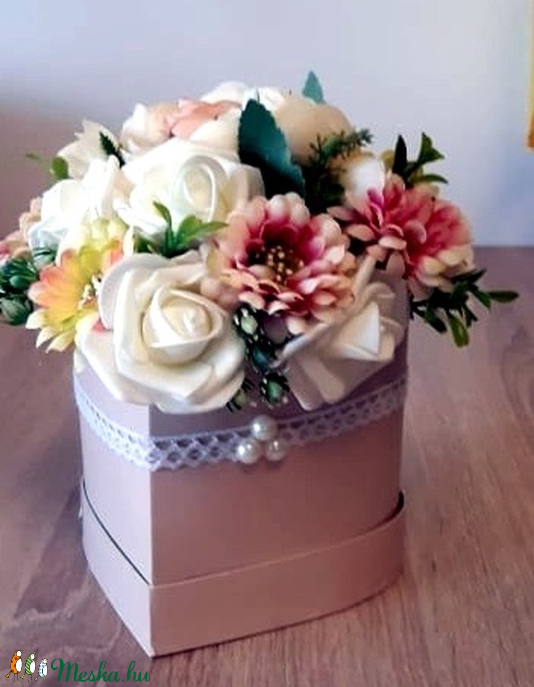 Elegáns box virágcsokorral - otthon & lakás - dekoráció - asztaldísz - Meska.hu Elegáns box virágcsokorral - otthon & lakás - dekoráció - asztaldísz - Meska.hu
