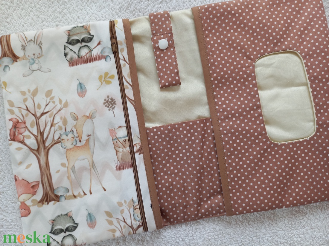 Erdei állatos Pelenkatáska, pelenkázótáska és Egészségügyi kiskönyv borító szett - baba - mama - pelenkázó, babafürdető kellékek - pelenkázó neszeszer, pelenkatartó - Meska.hu
