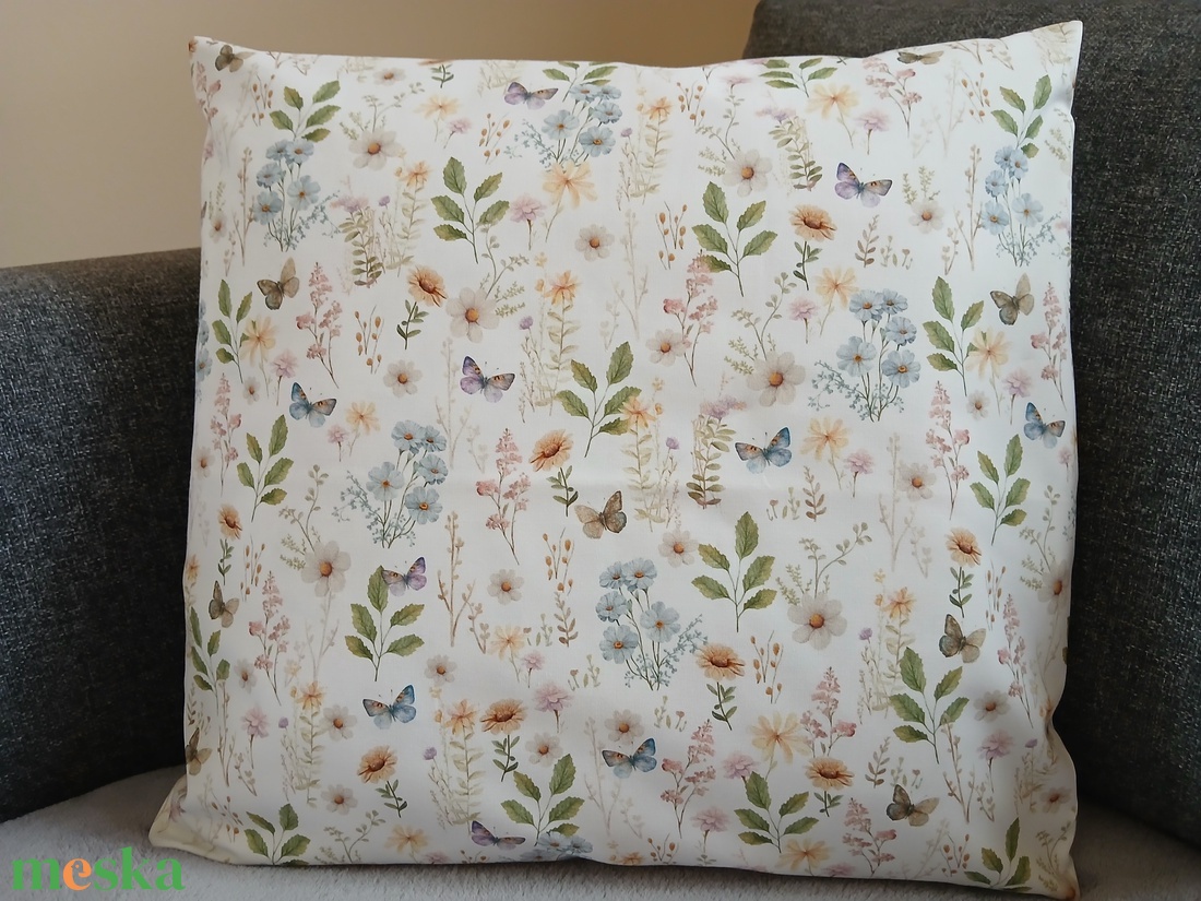 Tavaszi rét párna (40 x 40 cm ) - baba - mama - babaszoba dekoráció - gyerek díszpárna - Meska.hu