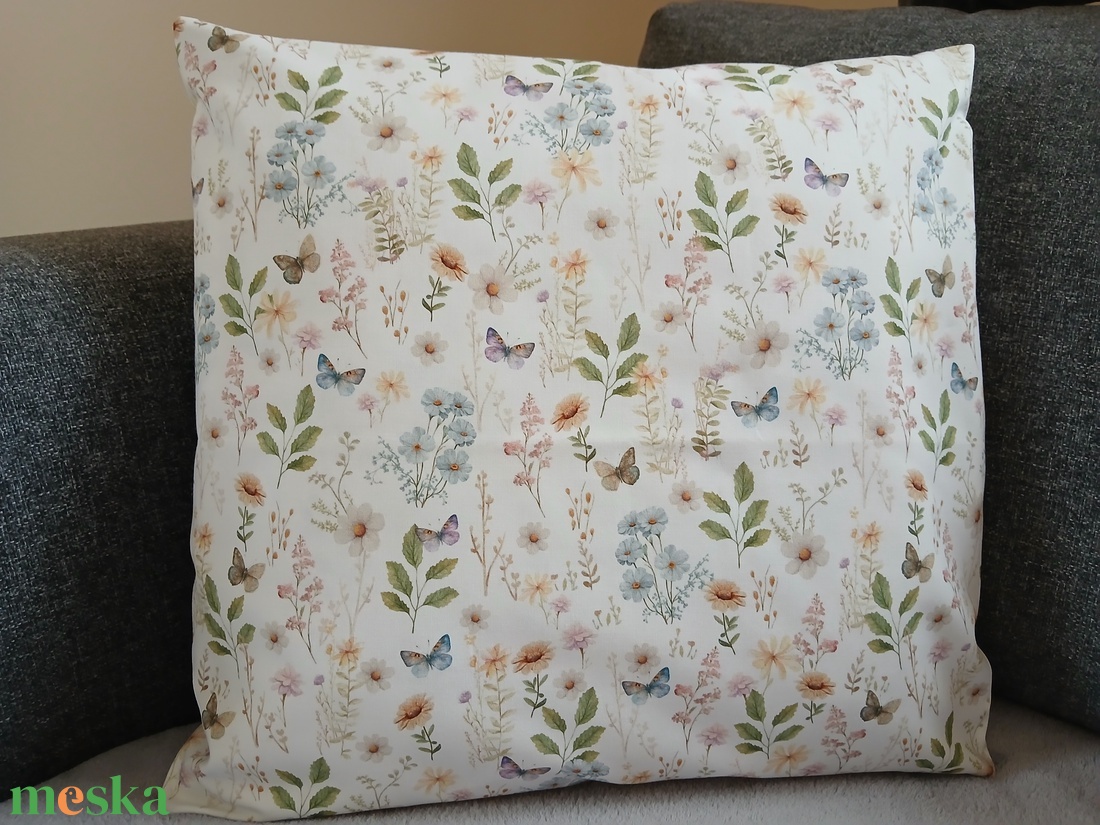 Tavaszi rét párna (40 x 40 cm ) - baba - mama - babaszoba dekoráció - gyerek díszpárna - Meska.hu