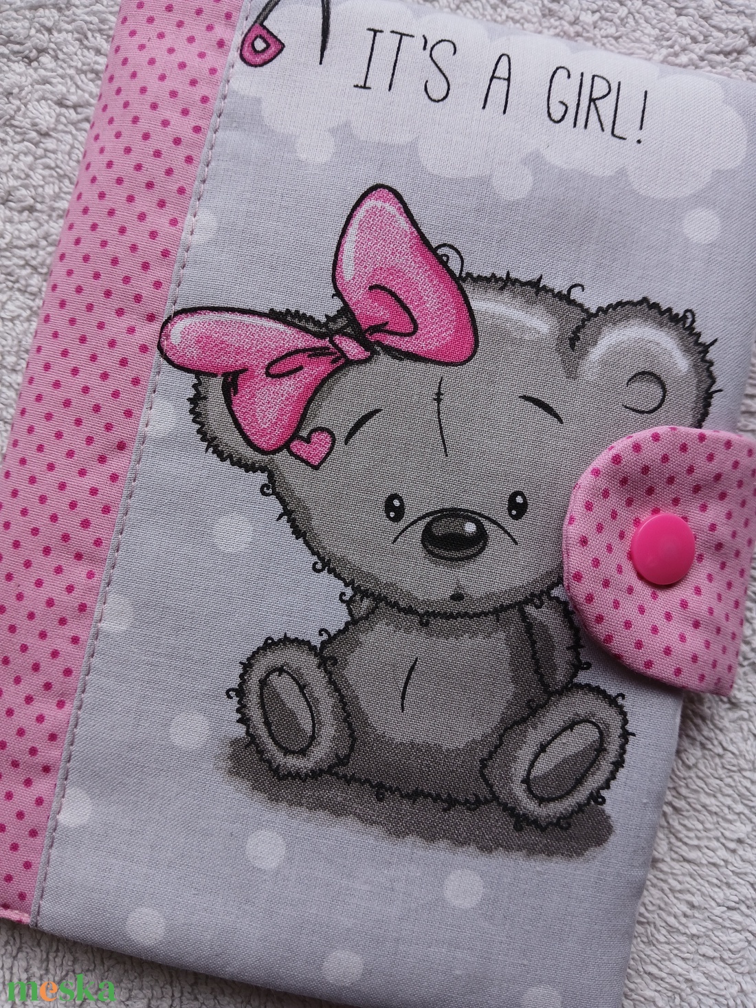 Új Design - IT'S A GIRL! - Egészségügyi könyv borító textilből - baba - mama - babaemlékek - egészségügyi kiskönyv borító - Meska.hu
