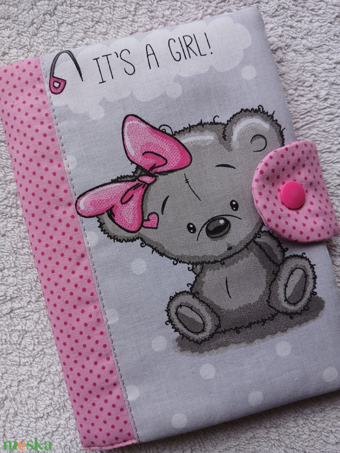Új Design - IT'S A GIRL! - Egészségügyi könyv borító textilből - baba - mama - babaemlékek - egészségügyi kiskönyv borító - Meska.hu