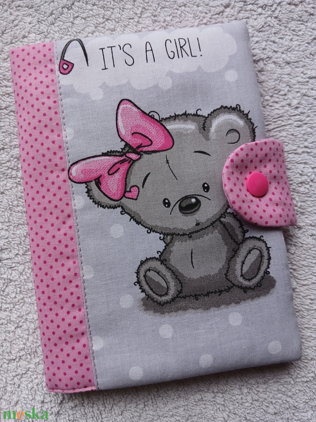 Új Design - IT'S A GIRL! - Egészségügyi könyv borító textilből - baba - mama - babaemlékek - egészségügyi kiskönyv borító - Meska.hu