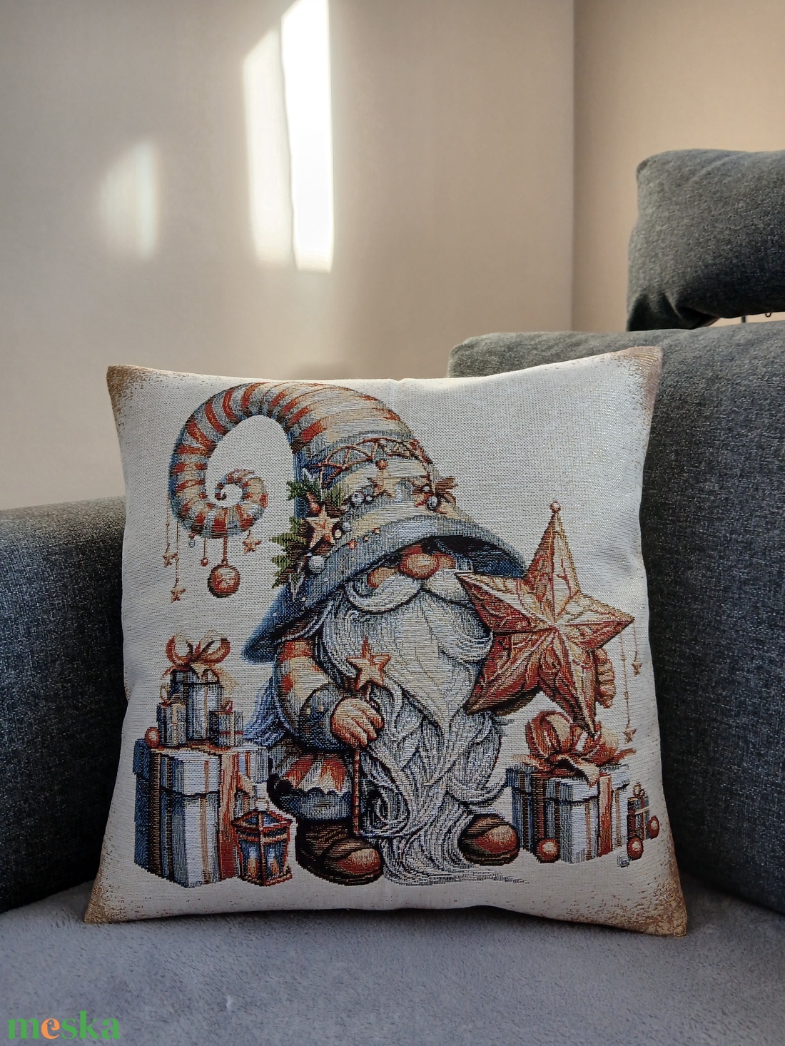 Karácsonyi manó kispárna  - baba - mama - babaszoba dekoráció - gyerek díszpárna - Meska.hu