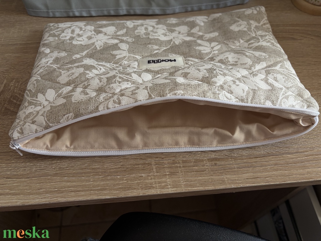 Tablett/könyvtartó tok virágmintás - táska & tok - ebook & tablet tok - Meska.hu