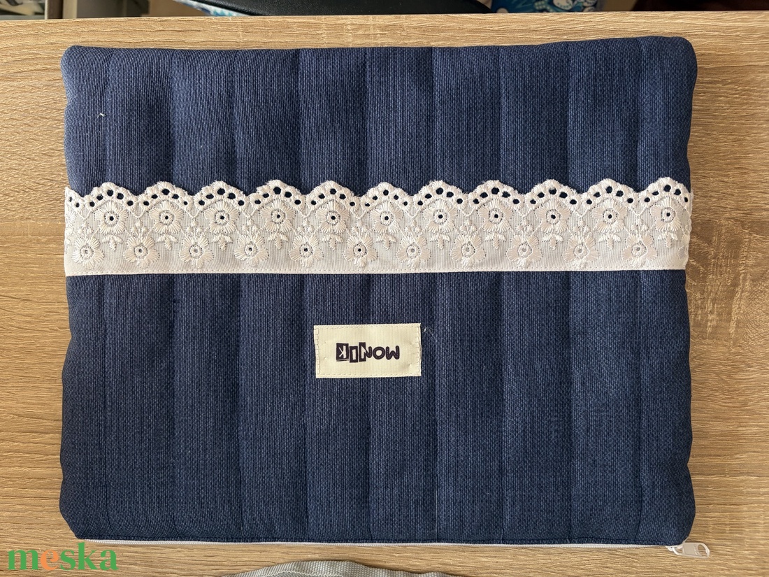 Tablett/könyvtartó tok sötétkék csipkével - táska & tok - ebook & tablet tok - Meska.hu
