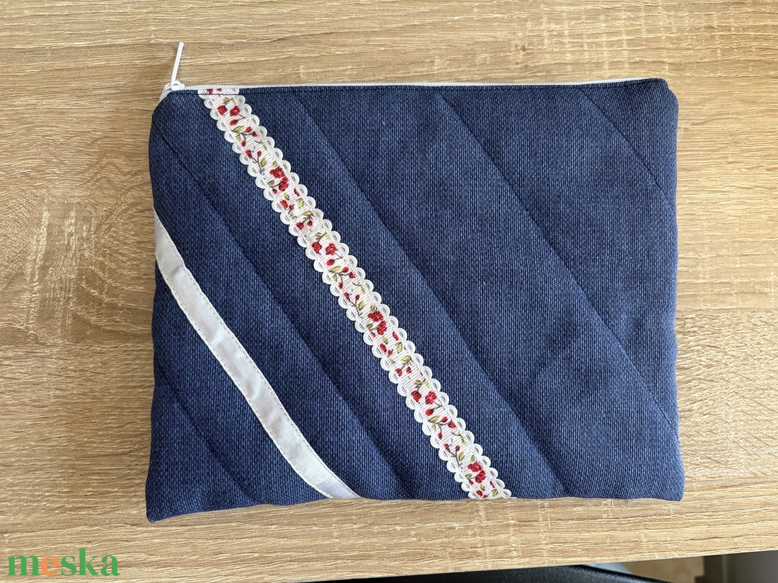 Neszesszer szalag díszítéssel - táska & tok - neszesszer - Meska.hu