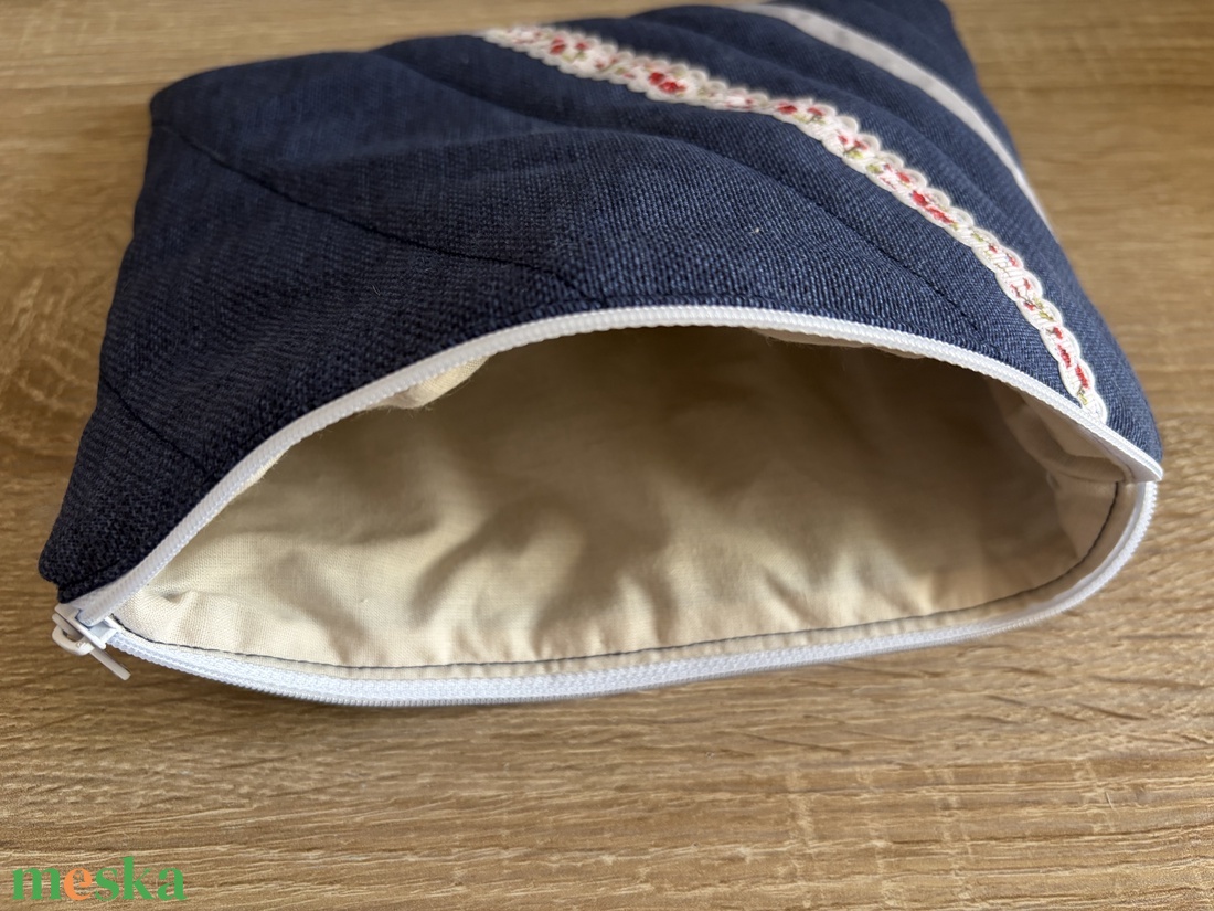 Neszesszer szalag díszítéssel - táska & tok - neszesszer - Meska.hu