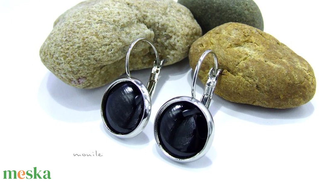 Fekete tűzzománc fülbevaló - ékszer - fülbevaló - lógó fülbevaló - Meska.hu