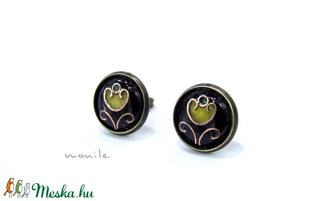Virágos fekete-zöld tűzzománc bedugós fülbevaló - ékszer - fülbevaló - pötty fülbevaló - Meska.hu