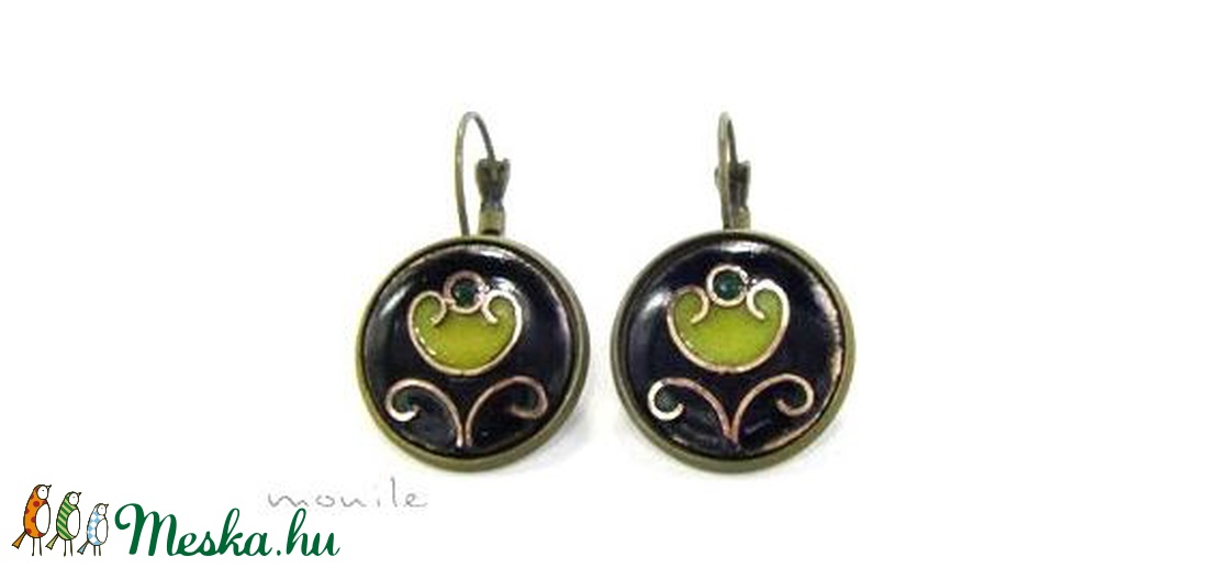 Virágos fekete-zöld tűzzománc fülbevaló - ékszer - fülbevaló - lógós kerek fülbevaló - Meska.hu