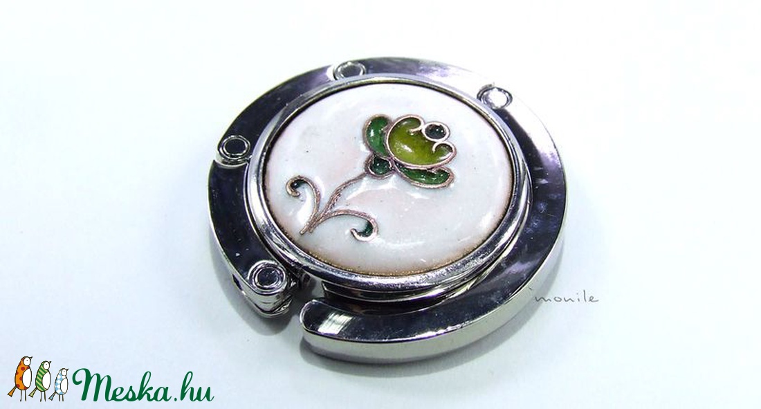 Virágos tűzzománc táskatartó (fehér-zöld) - táska & tok - kulcstartó & táskadísz - táskaakasztó - Meska.hu