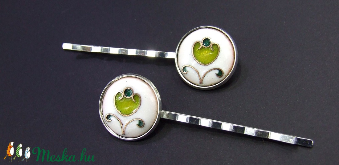 Virágos fehér-zöld tűzzománc hajcsat - ruha & divat - hajdísz & hajcsat - hajcsat & hajtű - Meska.hu