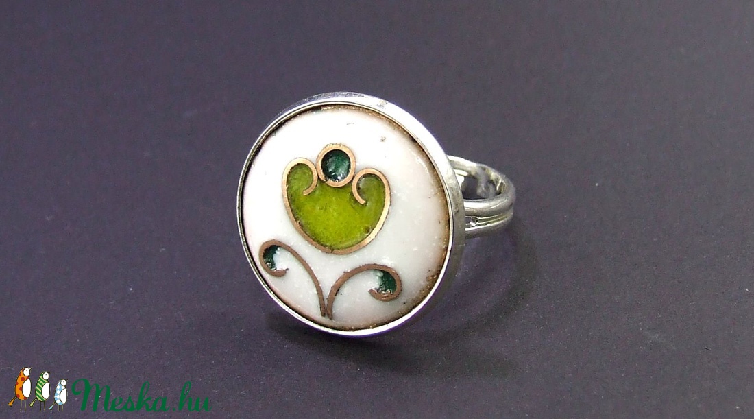 Virágos fehér-zöld tűzzománc gyűrű - ékszer - gyűrű - szoliter gyűrű - Meska.hu
