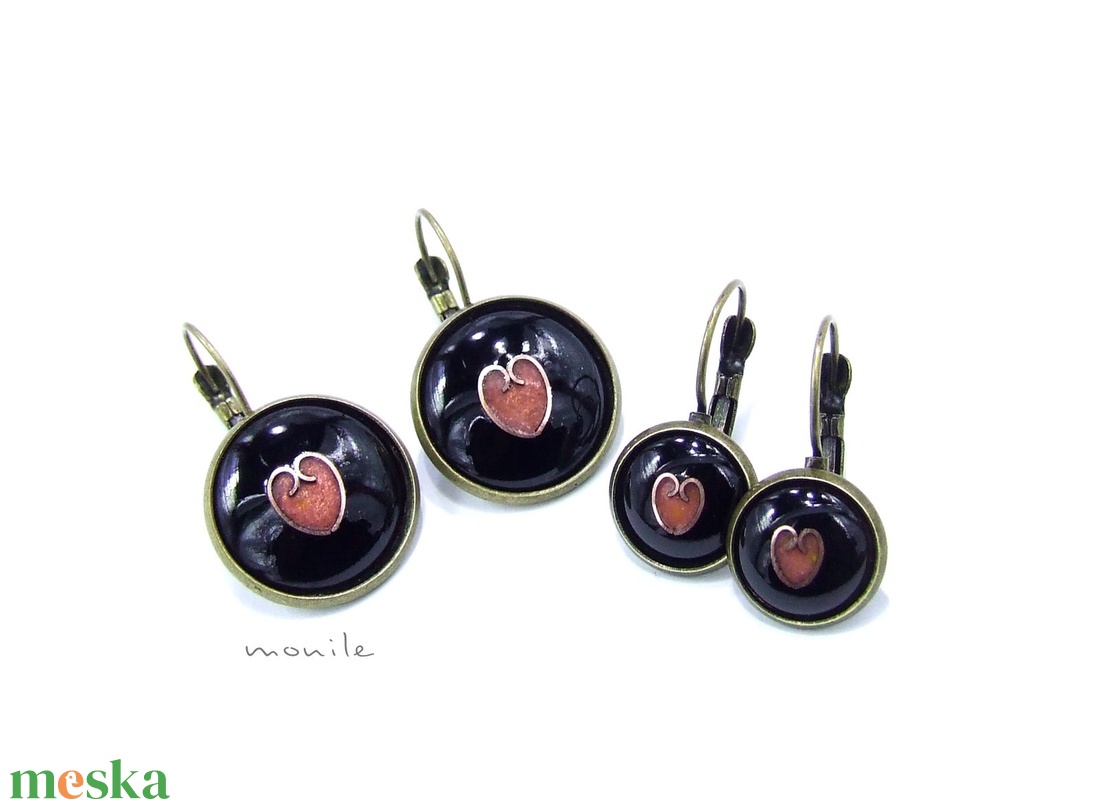 Szives fekete-rózsaszín tűzzománc fülbevaló - ékszer - fülbevaló - lógós kerek fülbevaló - Meska.hu