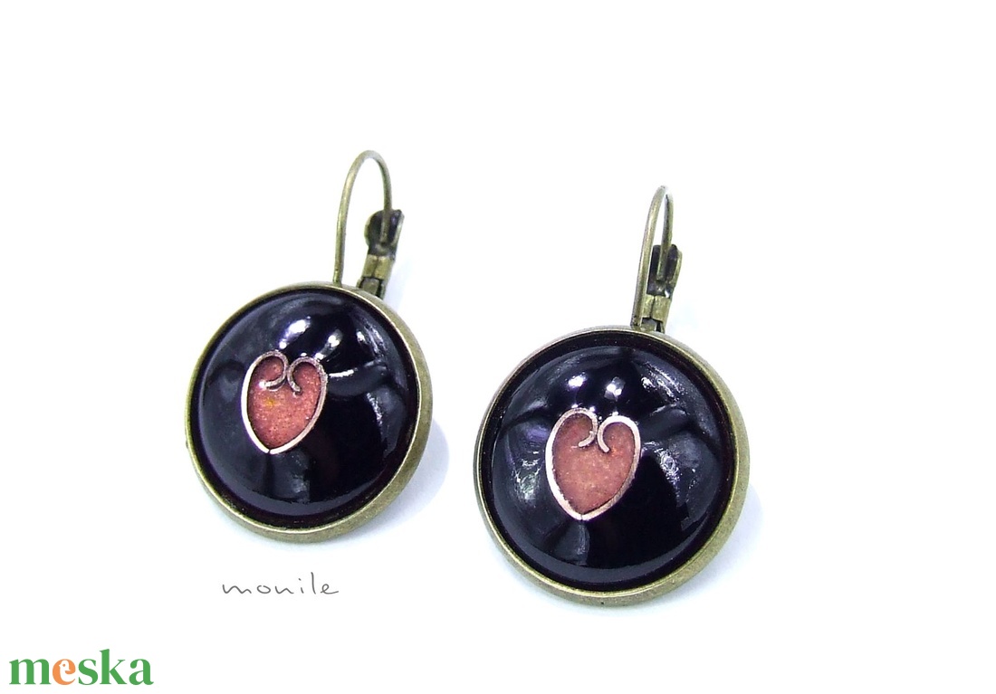 Szives fekete-rózsaszín tűzzománc fülbevaló - ékszer - fülbevaló - lógós kerek fülbevaló - Meska.hu
