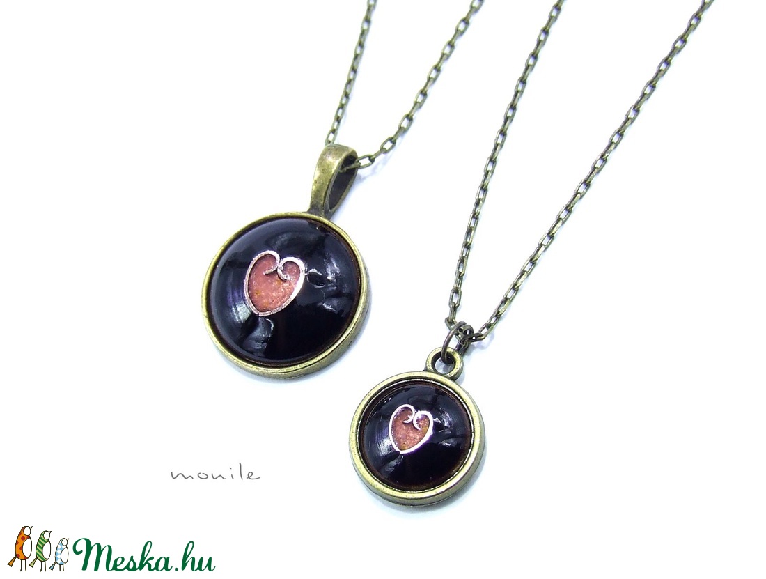 Szíves fekete-rózsaszín tűzzománc nyaklánc - ékszer - nyaklánc - medálos nyaklánc - Meska.hu