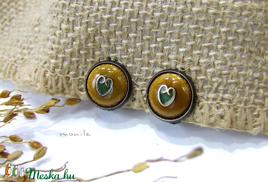 Klipsz tűzzománc fülbevaló - szíves mustársárga-zöld - ékszer - fülbevaló - pötty fülbevaló - Meska.hu