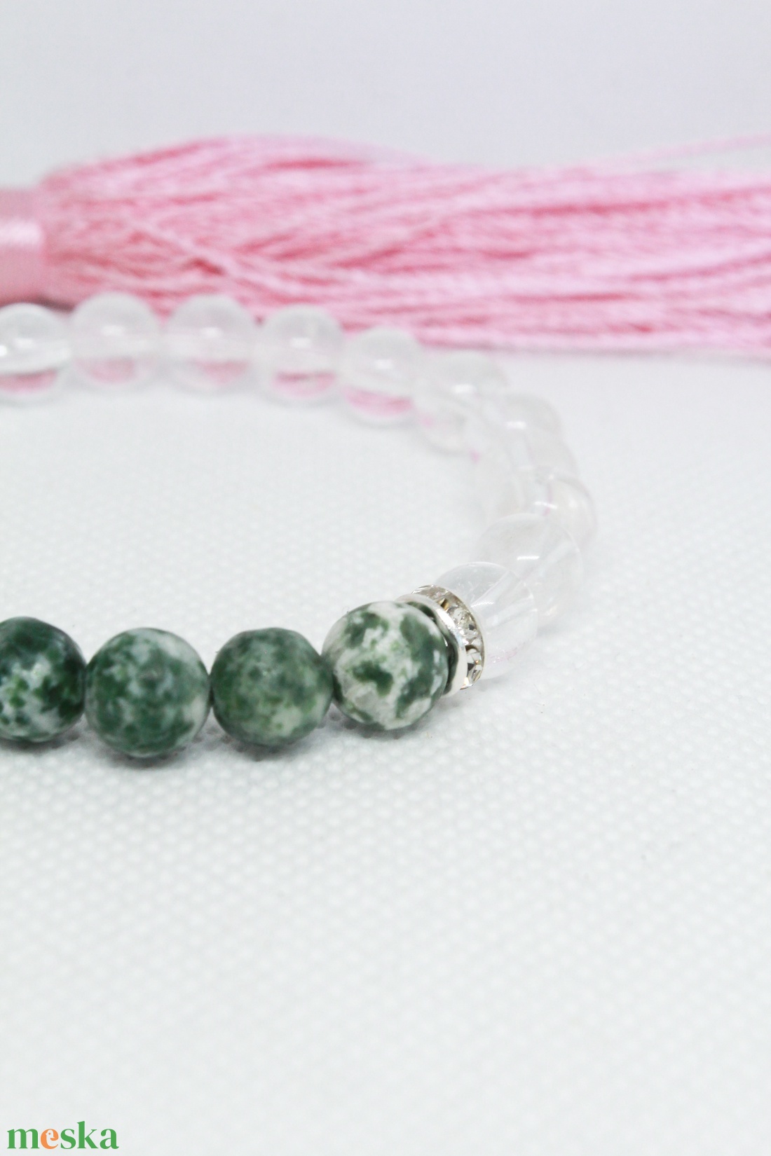 Zöld pöttyös jáde karkötő - ékszer - karkötő - gyöngyös karkötő - Meska.hu