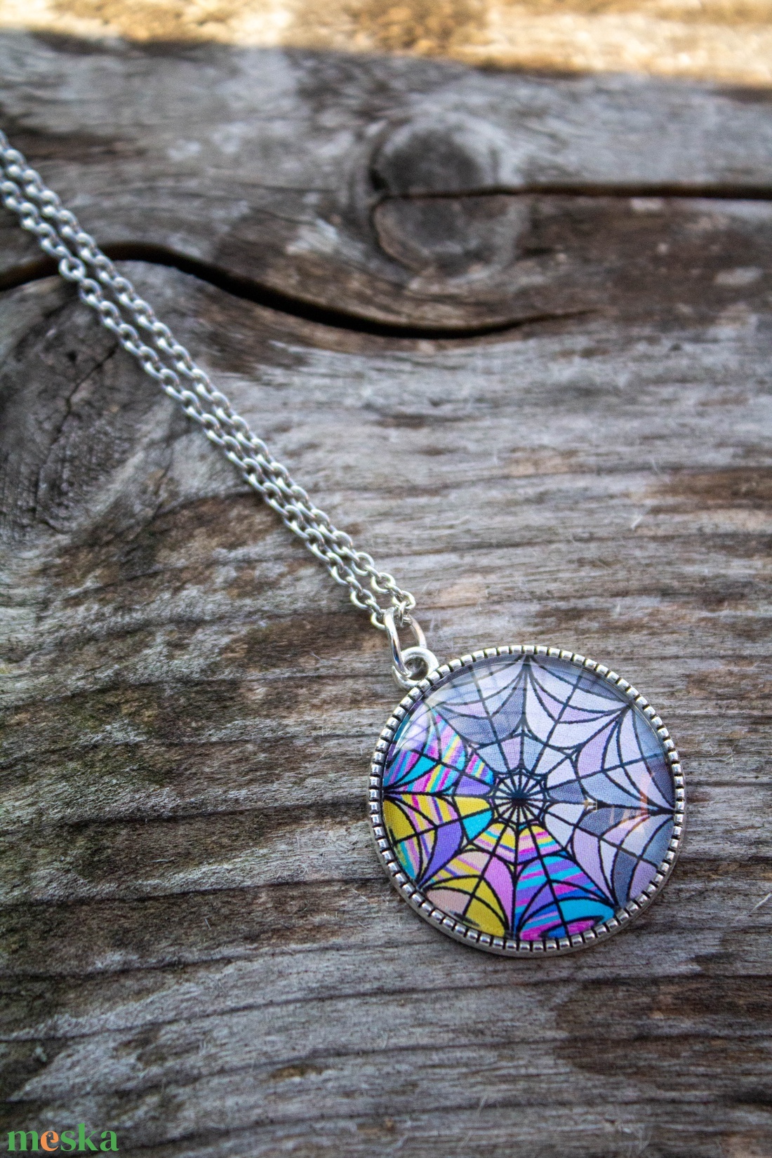 Wednesday ablak nyaklánc - ékszer - nyaklánc - medál - Meska.hu