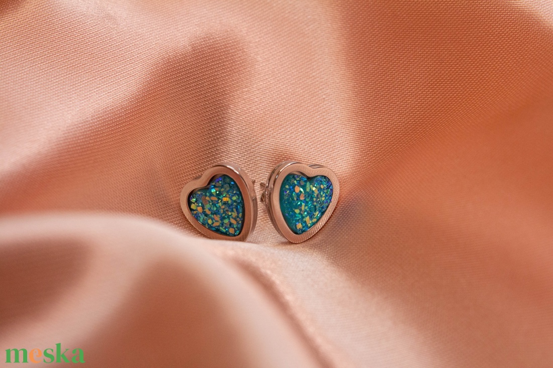 Szivecskés fülbevalók - ékszer - fülbevaló - pötty fülbevaló - Meska.hu