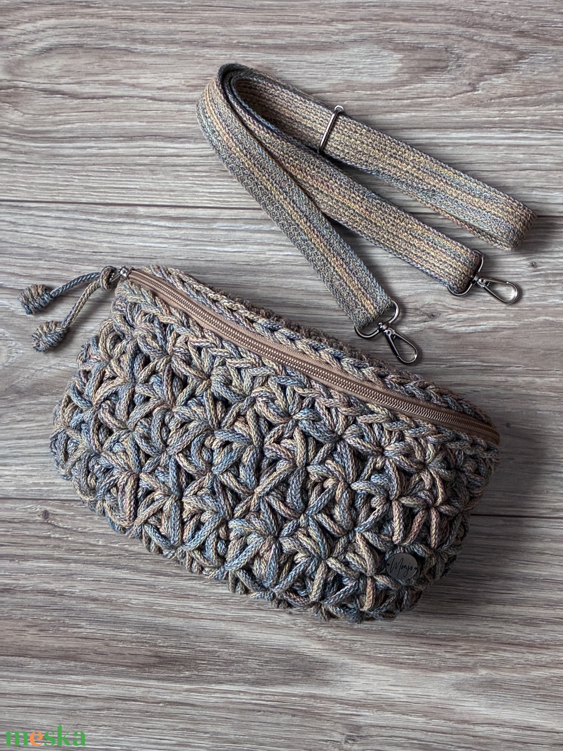 Sofia horgolt övtáska - táska & tok - övtáska - Meska.hu