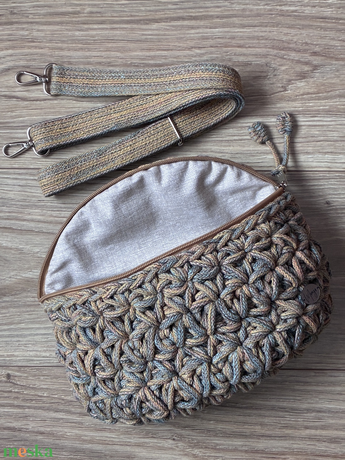 Sofia horgolt övtáska - táska & tok - övtáska - Meska.hu