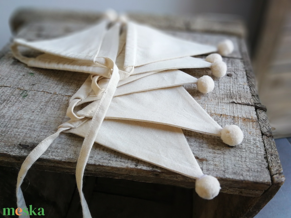 Textil girland dekoráció, 8 db húzogatható zászlóval - otthon & életmód - dekoráció - fali és függő dekoráció - függődísz - Meska.hu Textil girland dekoráció, 8 db húzogatható zászlóval - otthon & életmód - dekoráció - fali és függő dekoráció - függődísz - Meska.hu