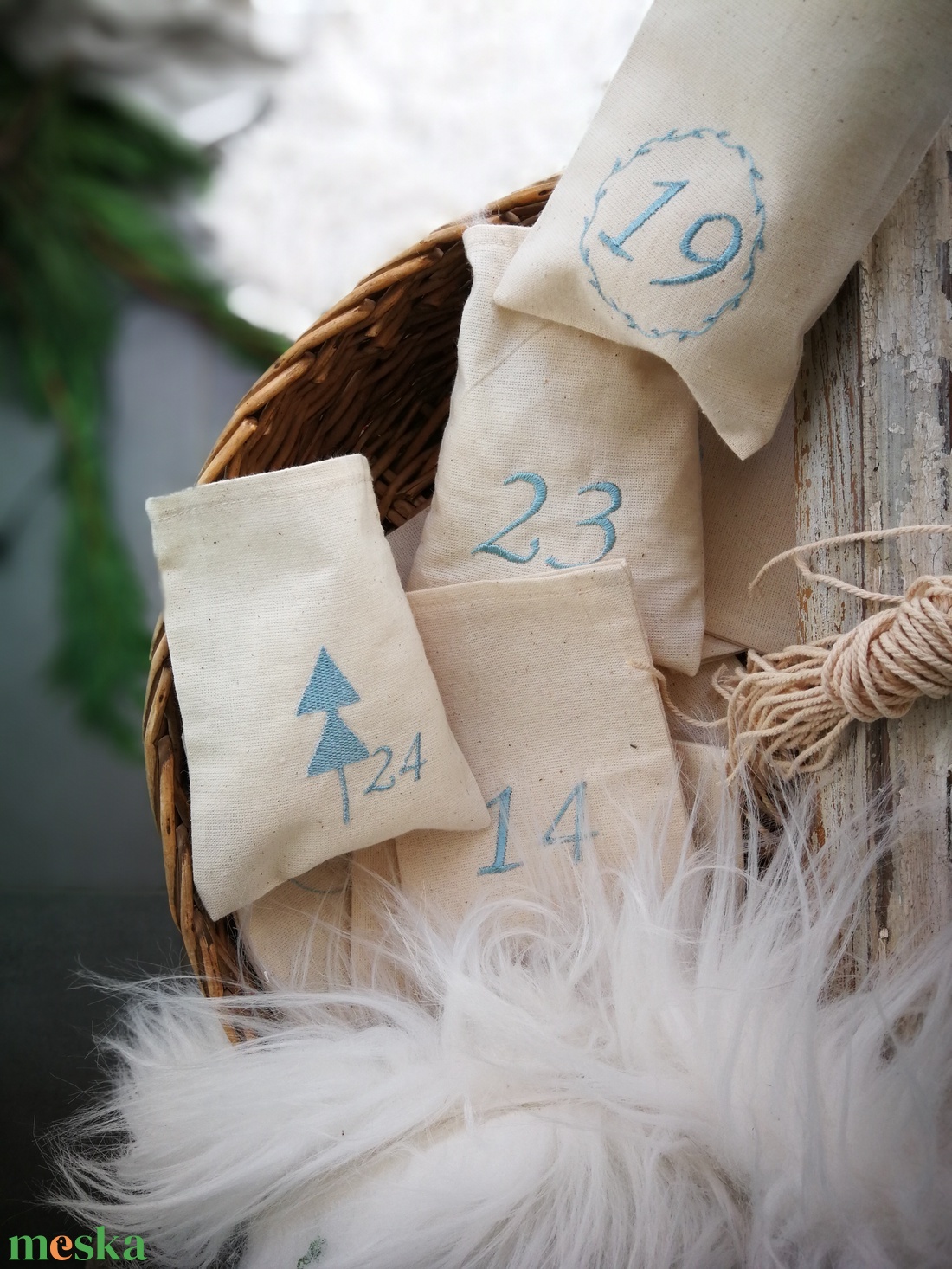 Adventi kalendárium szett, géppel hímzett kék számokkal - 24 darabos szett - karácsony - adventi díszek - adventi naptár - Meska.hu Adventi kalendárium szett, géppel hímzett kék számokkal - 24 darabos szett - karácsony - adventi díszek - adventi naptár - Meska.hu
