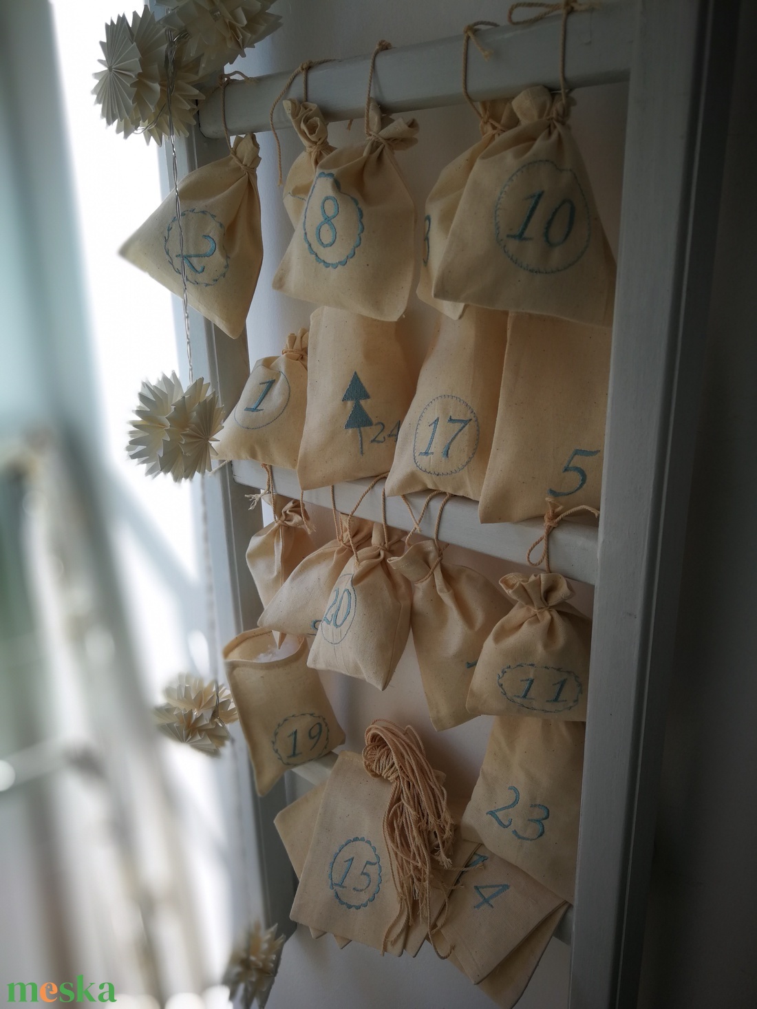 Adventi kalendárium szett, géppel hímzett kék számokkal - 24 darabos szett - karácsony - adventi díszek - adventi naptár - Meska.hu Adventi kalendárium szett, géppel hímzett kék számokkal - 24 darabos szett - karácsony - adventi díszek - adventi naptár - Meska.hu