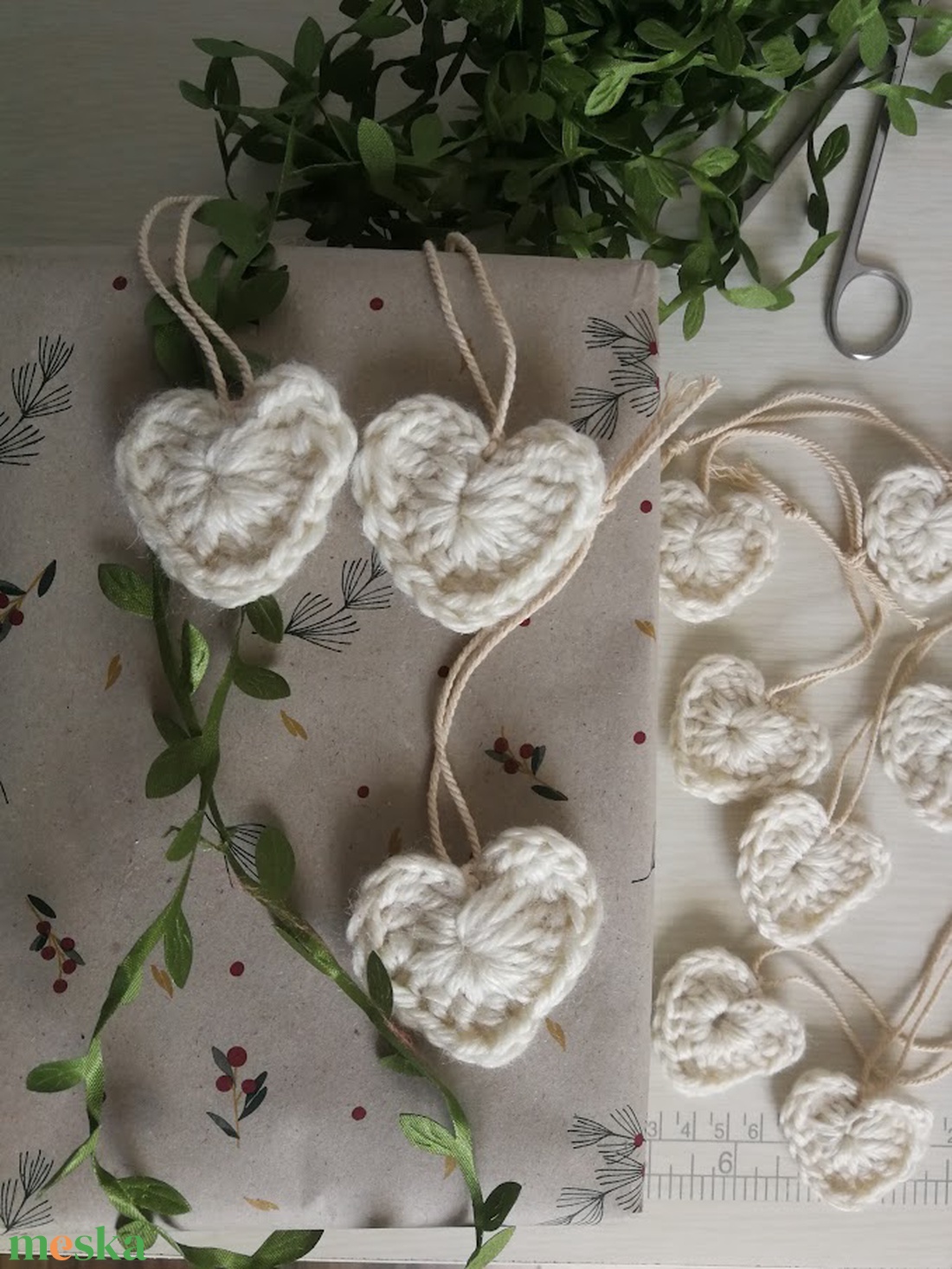 Fehér szív alakú függődísz szett  10 darabos - karácsony - karácsonyi lakásdekoráció - karácsonyfadíszek - Meska.hu