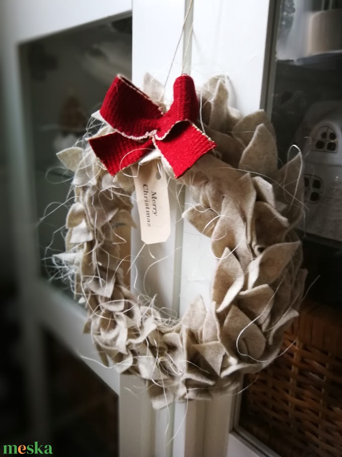 Natúr skandináv karácsonyi kopogtató filc levelekből - karácsony - karácsonyi lakásdekoráció - karácsonyi ajtódíszek - Meska.hu