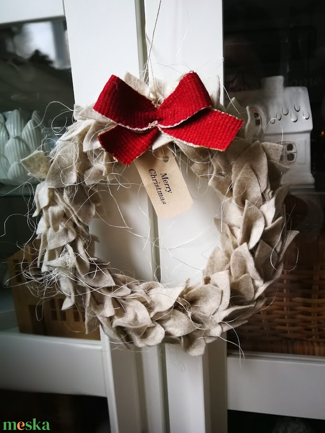 Natúr skandináv karácsonyi kopogtató filc levelekből - karácsony - karácsonyi lakásdekoráció - karácsonyi ajtódíszek - Meska.hu