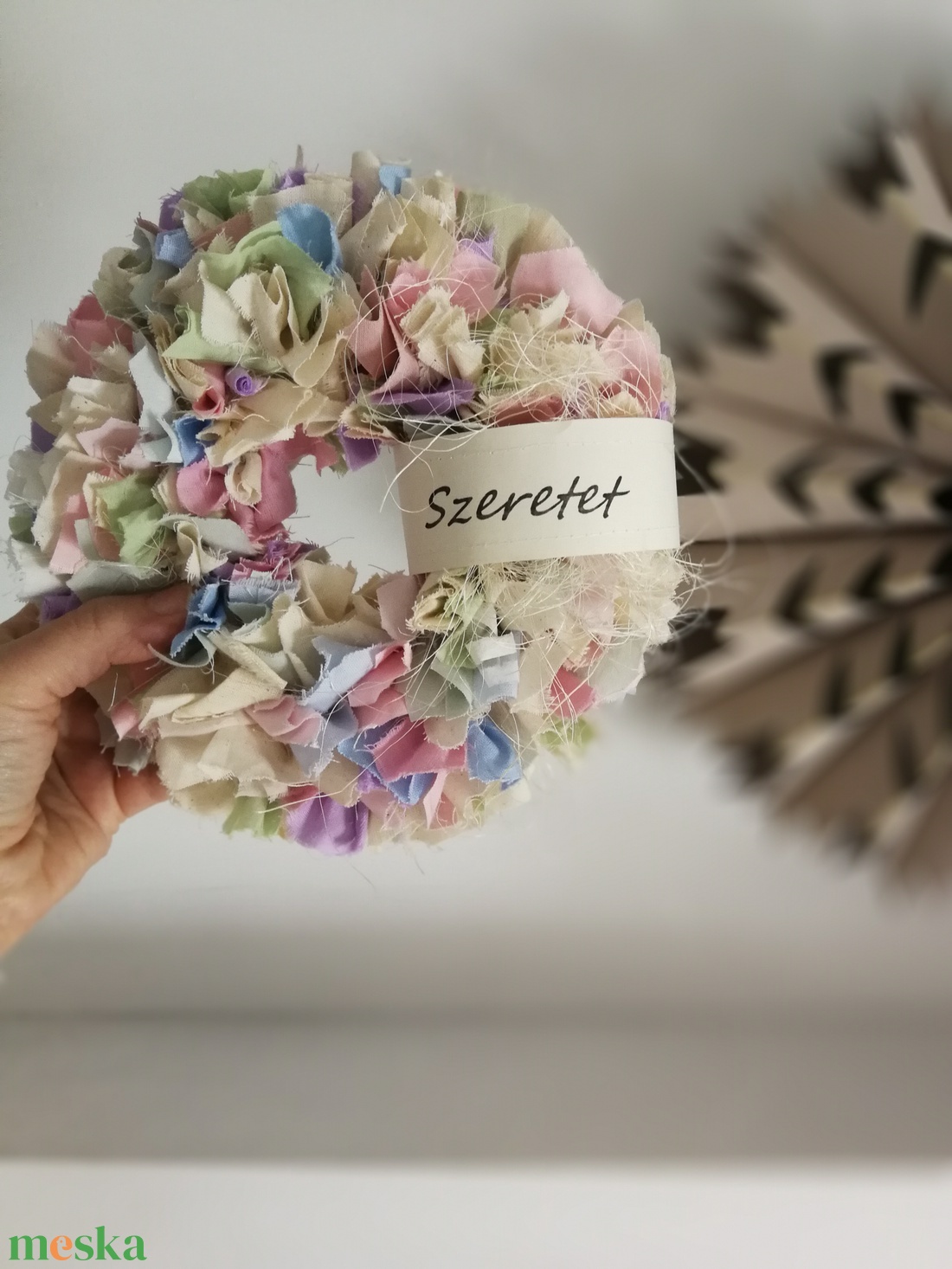 Textilszálas dekoráció, kopogtató, köszönőajándék - 20 cm  - otthon & életmód - dekoráció - ajtó- és ablak dekoráció - ajtódísz & kopogtató - Meska.hu