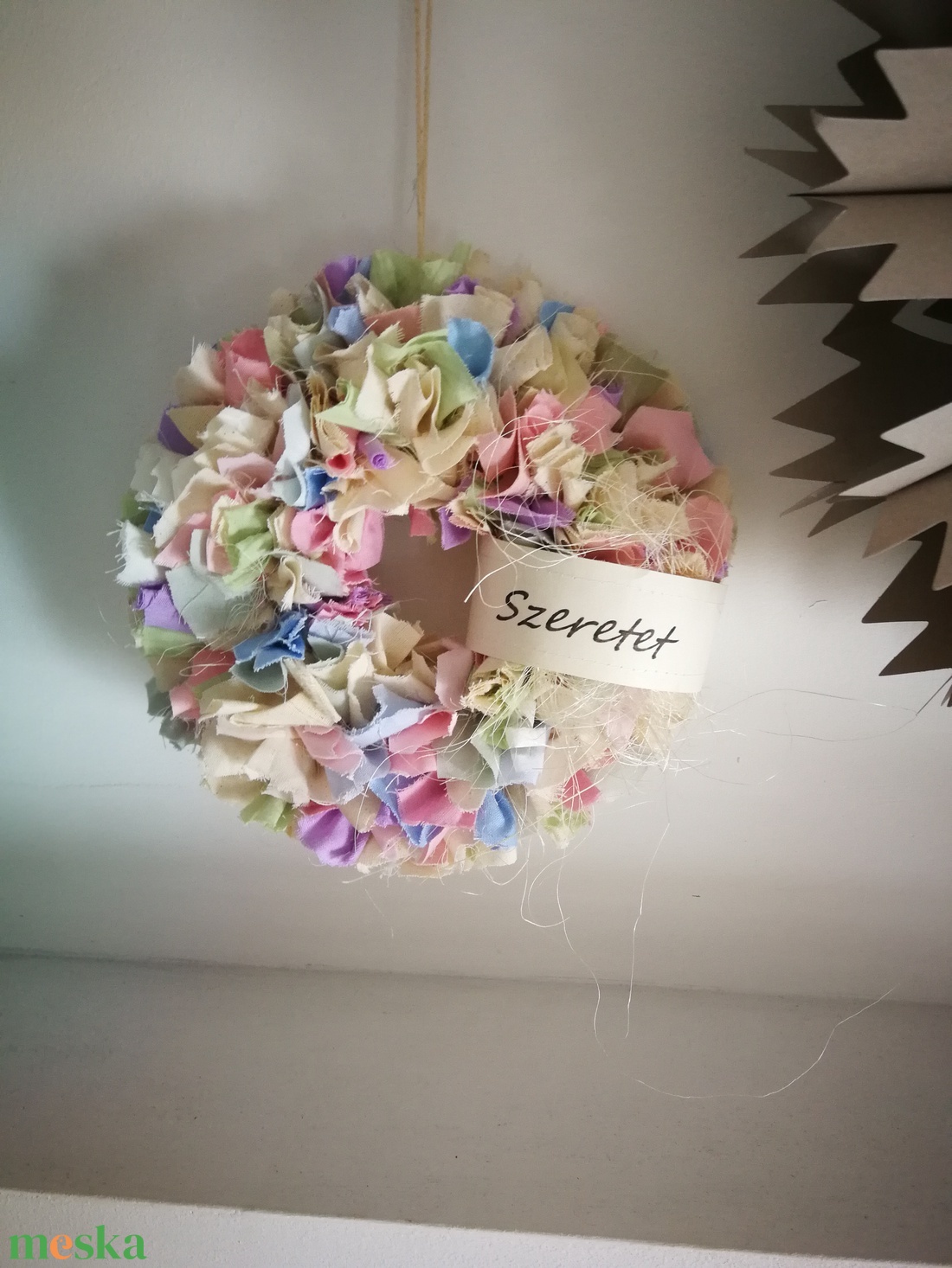 Textilszálas dekoráció, kopogtató, köszönőajándék - 20 cm  - otthon & életmód - dekoráció - ajtó- és ablak dekoráció - ajtódísz & kopogtató - Meska.hu