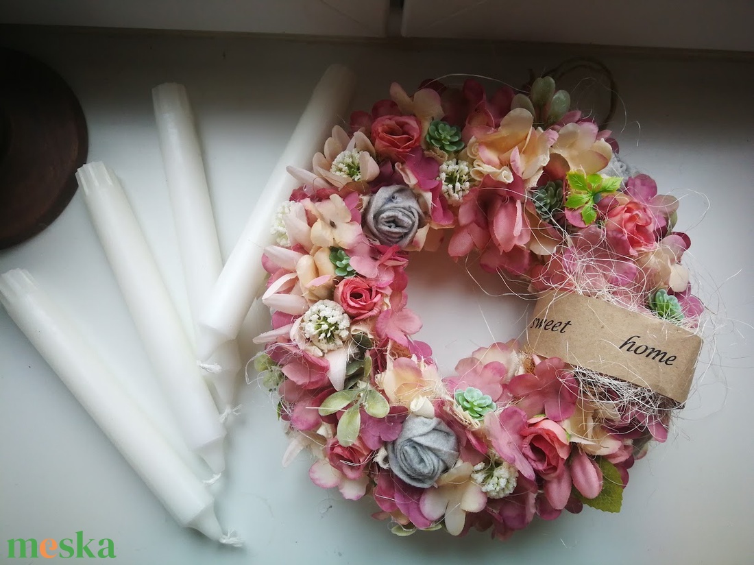 Textilszálas pasztell dekoráció, kopogtató - 25 cm  - otthon & életmód - dekoráció - ajtó- és ablak dekoráció - ajtódísz & kopogtató - Meska.hu