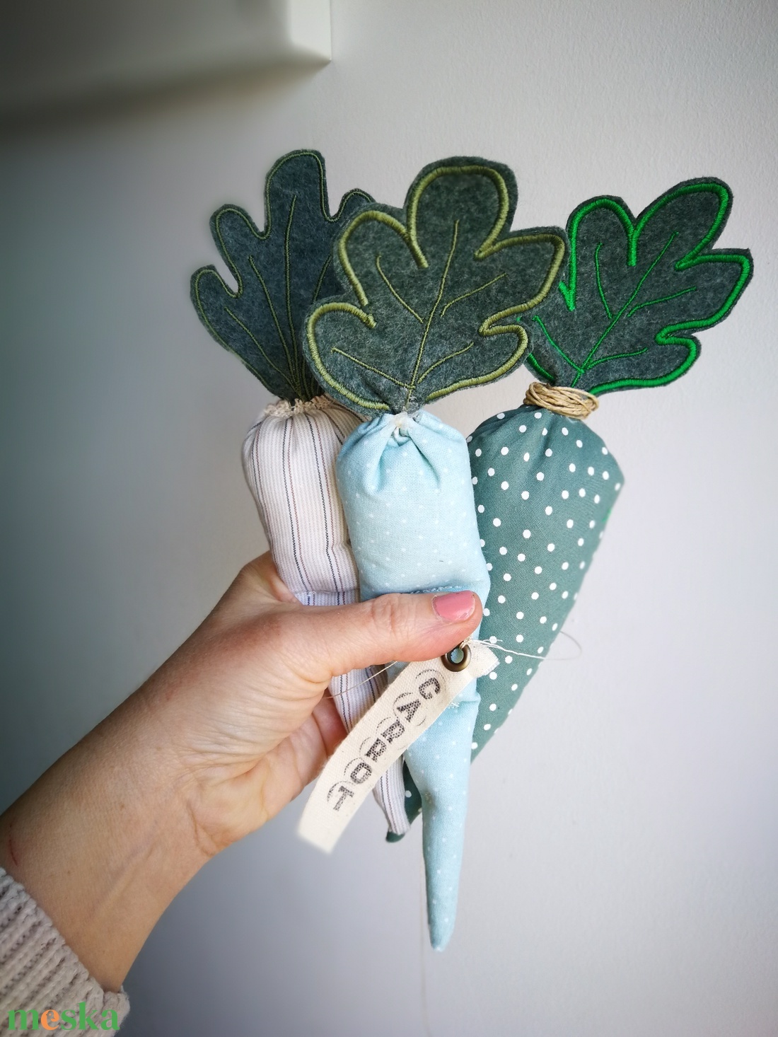 Textil dekorációs szett, Babaszoba kiegészítő, géppel hímzett répa csomag - 3 darabos - ünnepi díszek, dekorációk - húsvéti díszek és dekorációk - húsvéti asztaldíszek - Meska.hu