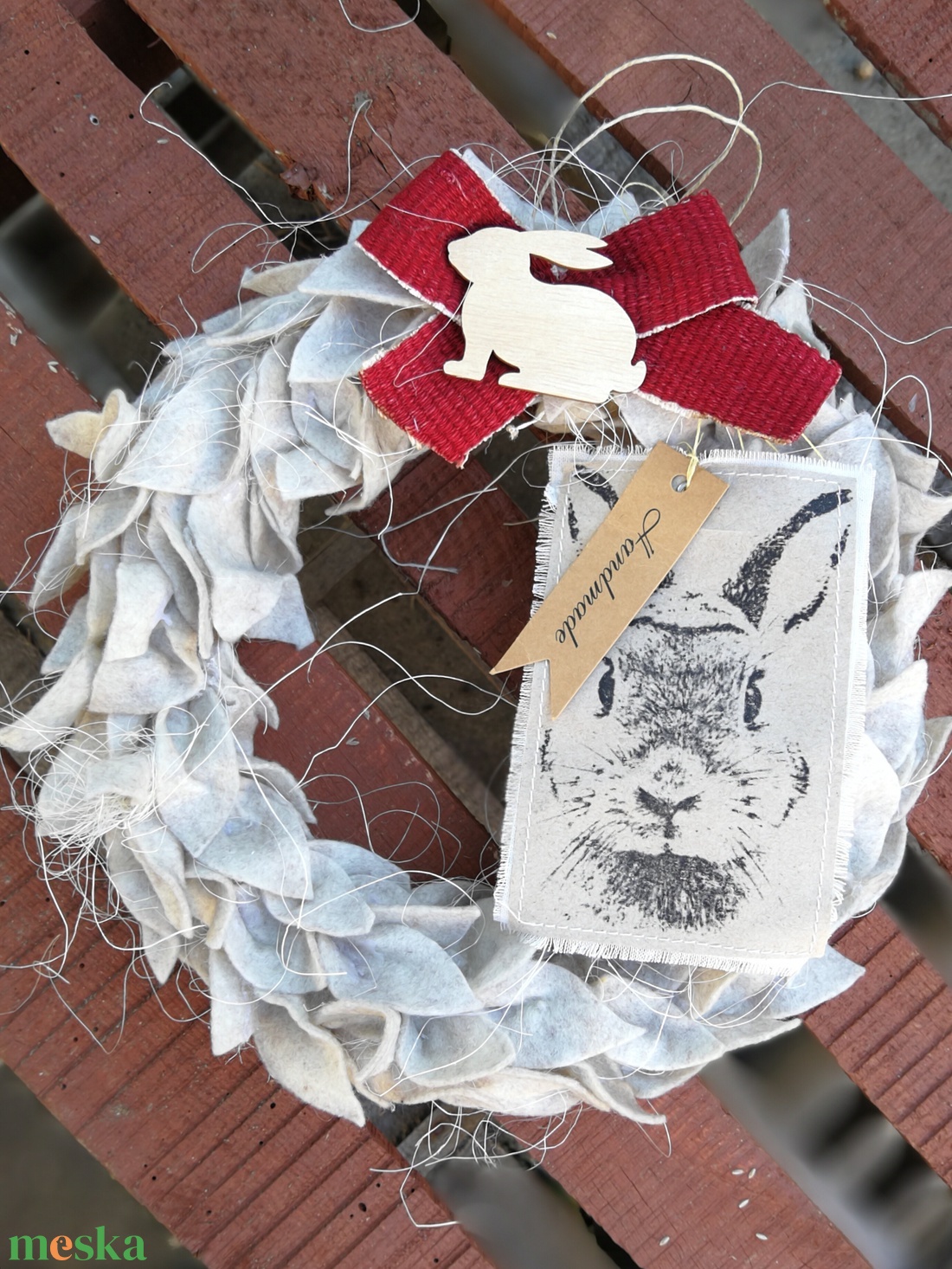 Filc leveles dekoráció, tavaszi nyuszis kopogtó - 22 cm  - ünnepi díszek, dekorációk - húsvéti díszek és dekorációk - húsvéti ajtódísz, kopogtató - Meska.hu